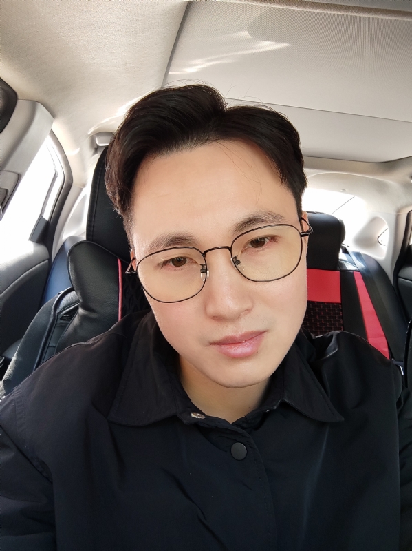 沉默先绅的第一张照片--深圳相亲服务中心