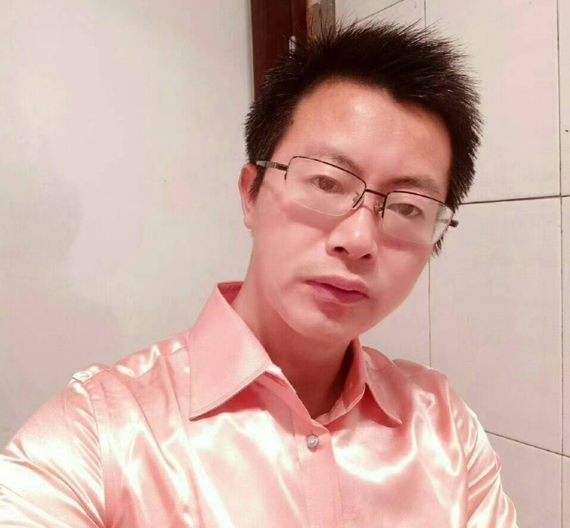 亮亮的第一张照片--深圳相亲服务中心