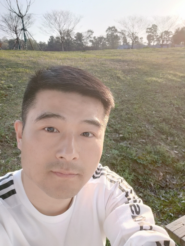 一凡的第一张照片--深圳相亲服务中心