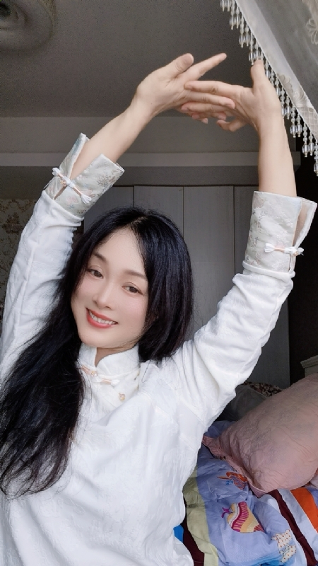 伊伊的第四张照片--深圳相亲服务中心