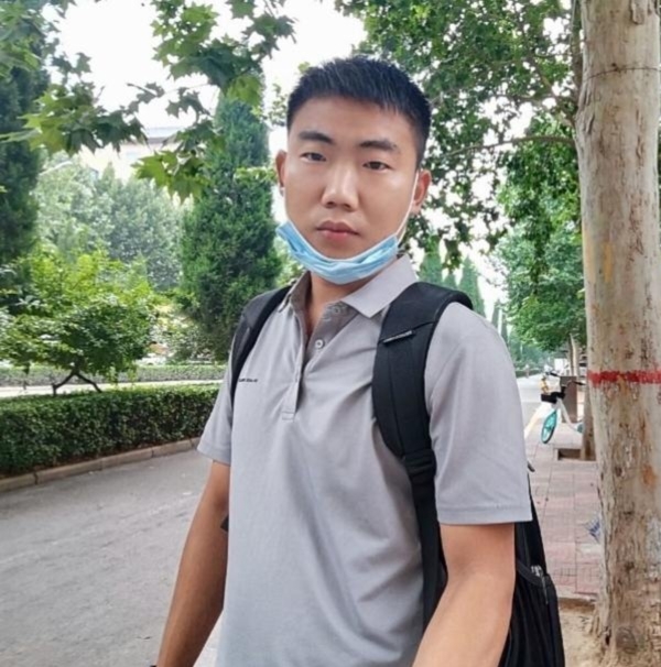 90年男征婚的第一张照片--深圳相亲服务中心