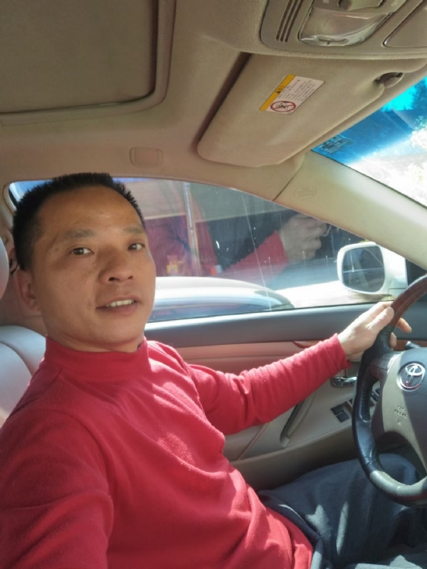 真诚征婚的第三张照片--深圳相亲服务中心