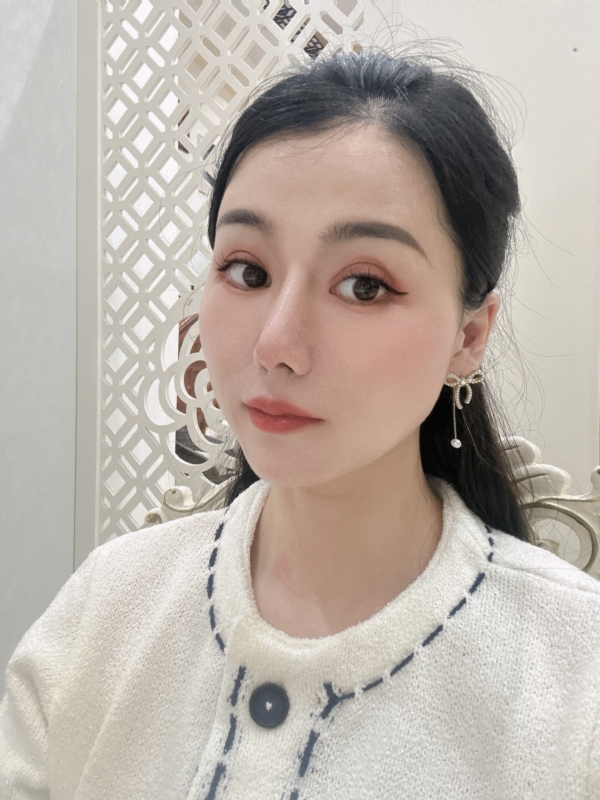 金莉的第一张照片--深圳相亲服务中心