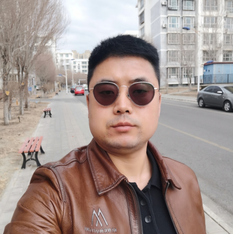 月下听风的第一张照片--深圳相亲服务中心