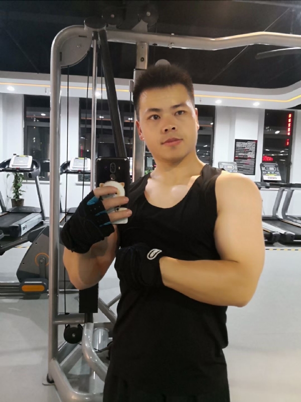 范迪塞尔的第二张照片--深圳相亲服务中心