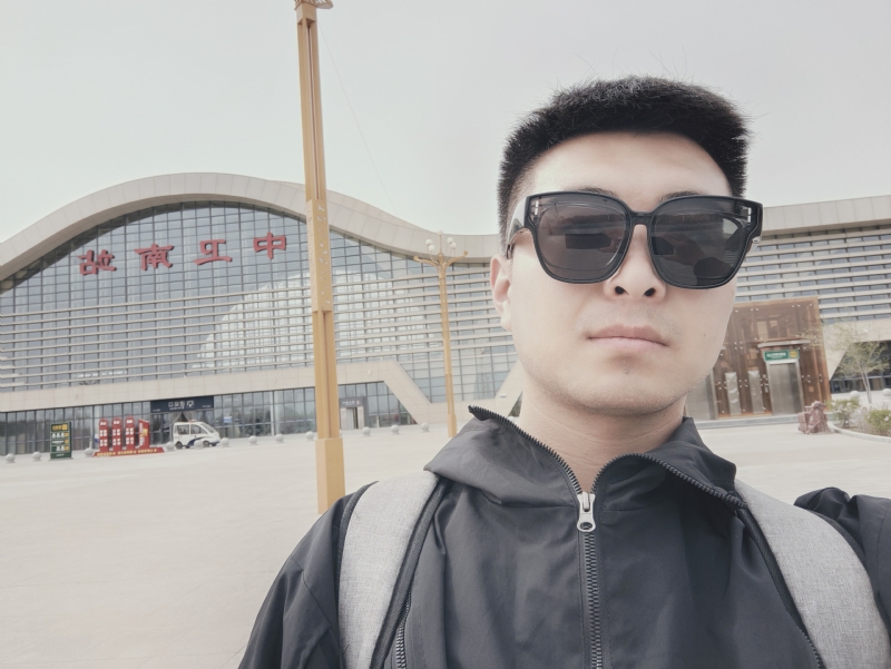 起因的第一张照片--深圳相亲服务中心