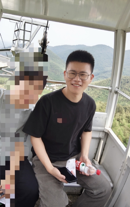 奔奔笨笨的第一张照片--深圳相亲服务中心