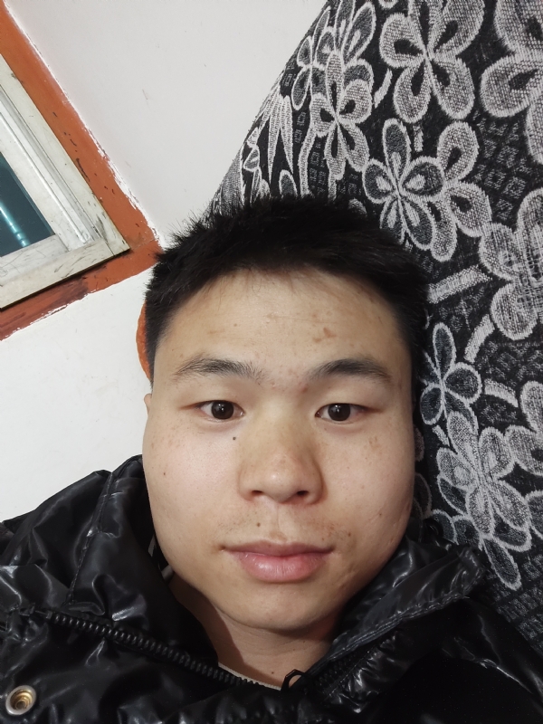 麒麟区幼儿园扛把子的第三张照片--深圳相亲服务中心