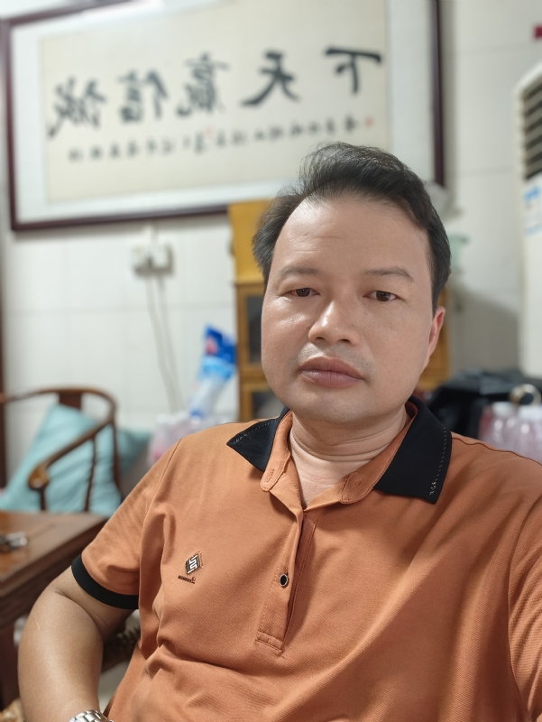 自强不息的第一张照片--深圳相亲服务中心