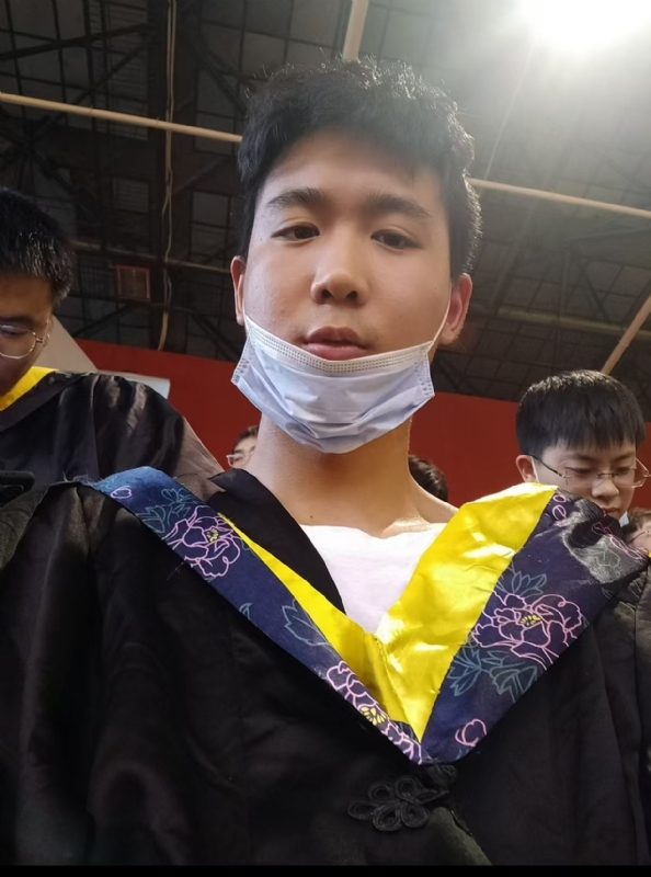 落落大方的第一张照片--深圳相亲服务中心