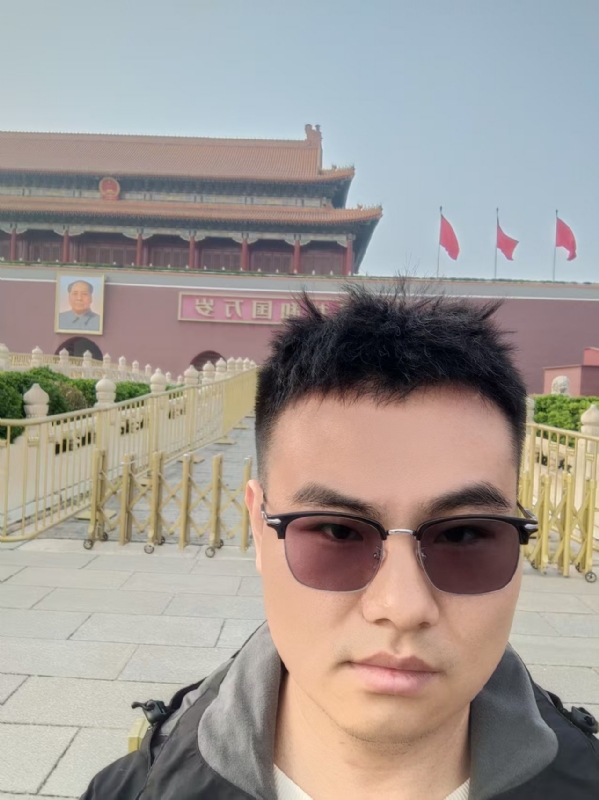 喧嚣的风的第一张照片--深圳相亲服务中心