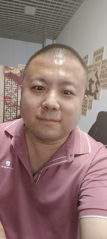 漫步星辰的第一张照片--深圳相亲服务中心