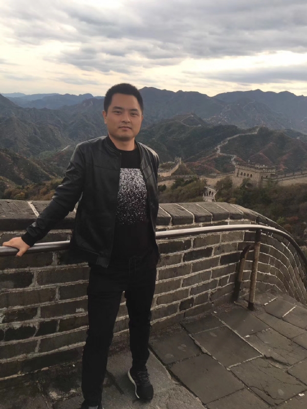 海阔天空的第一张照片--深圳相亲服务中心