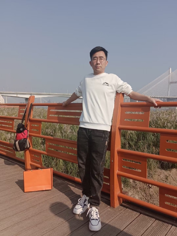 黑白的第一张照片--深圳相亲服务中心
