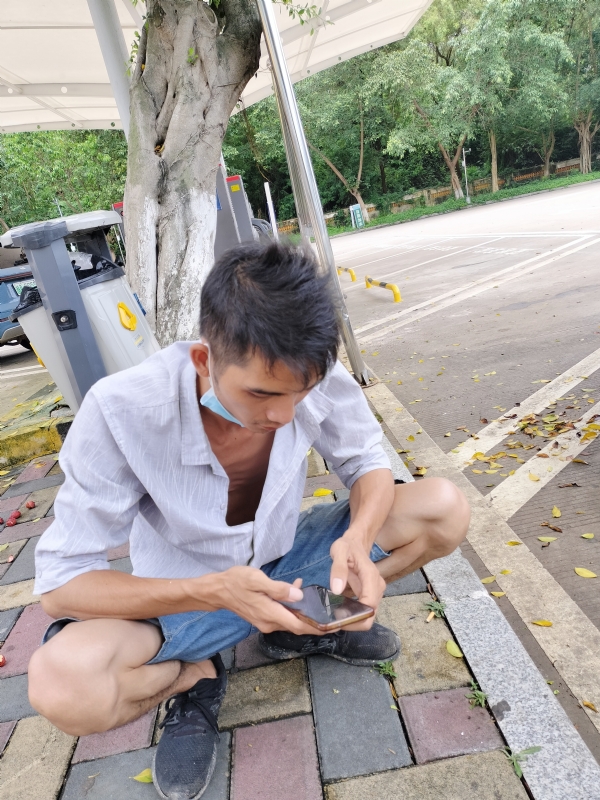 太累了的第一张照片--深圳相亲服务中心