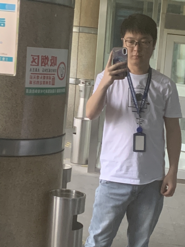潜伏的第一张照片--深圳相亲服务中心