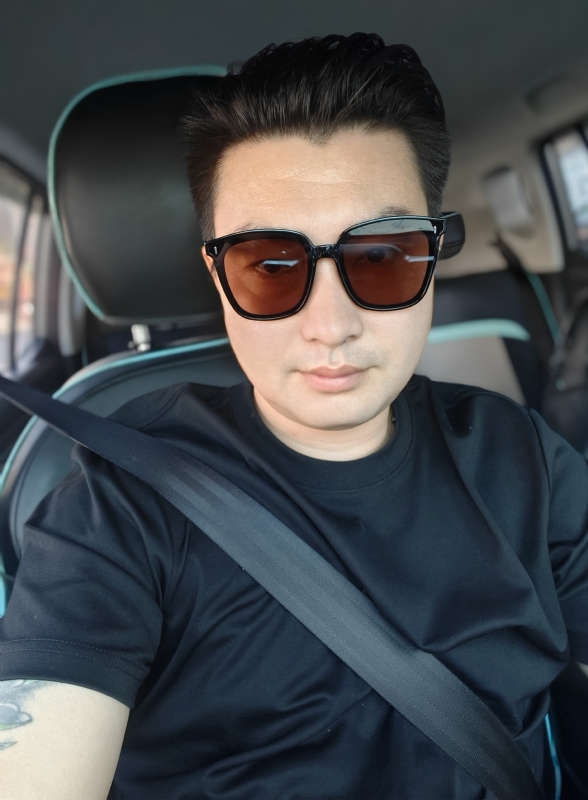 凡哥的第一张照片--深圳相亲服务中心