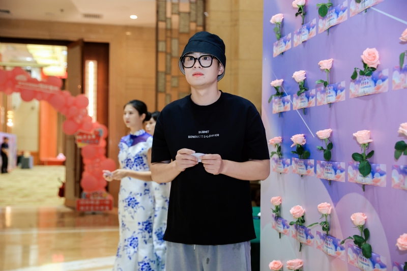 被驯服的象的第一张照片--深圳相亲服务中心