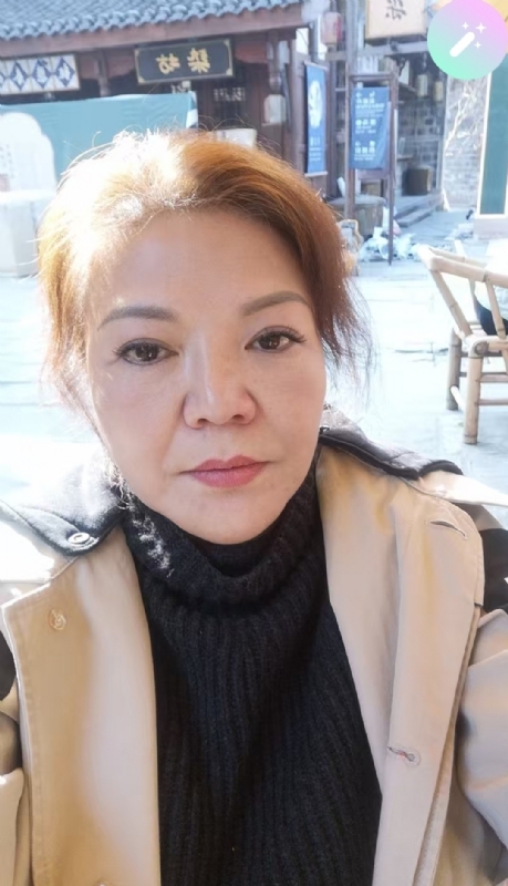 宛霞的第二张照片--深圳相亲服务中心