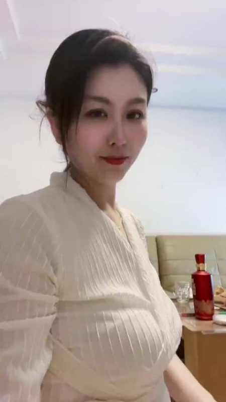 钕钕的第一张照片--深圳相亲服务中心