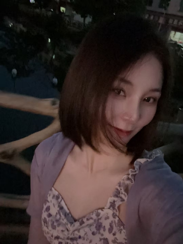 小小的第三张照片--深圳相亲服务中心