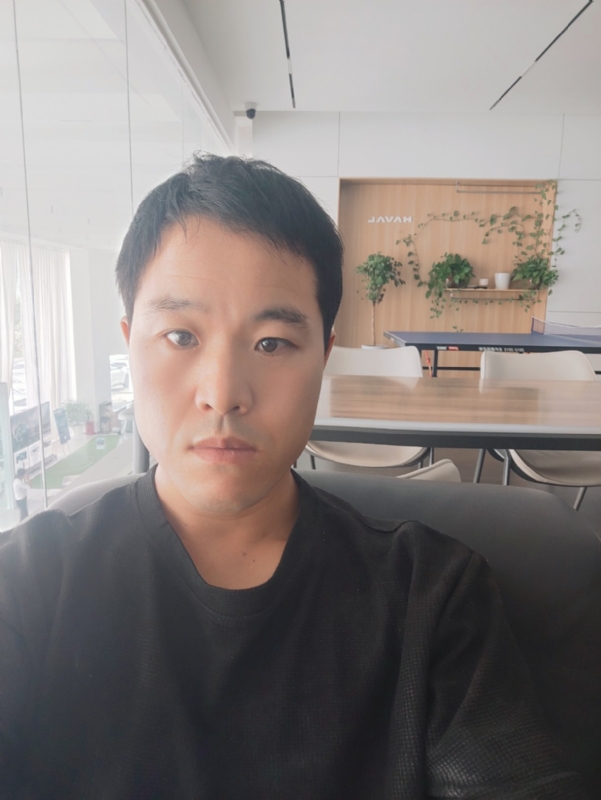 吊挂看风景的第一张照片--深圳相亲服务中心