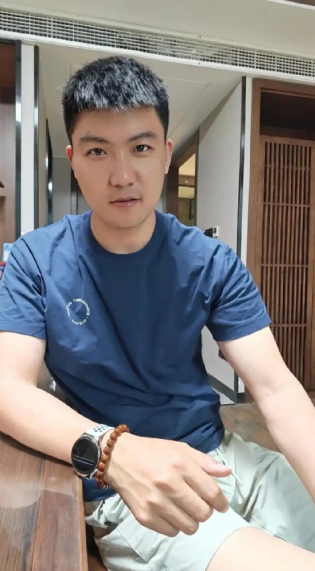 大鹏展翅的第三张照片--深圳相亲服务中心