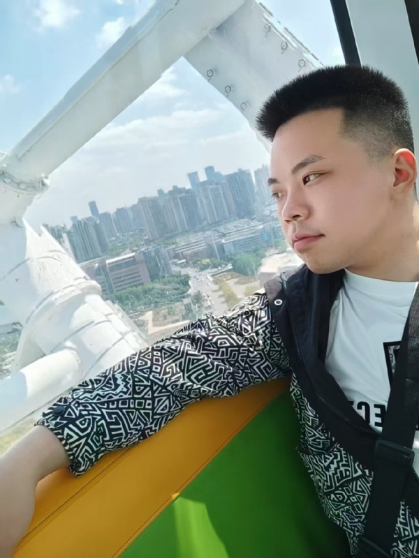 唐山相亲的第一张照片--深圳相亲服务中心