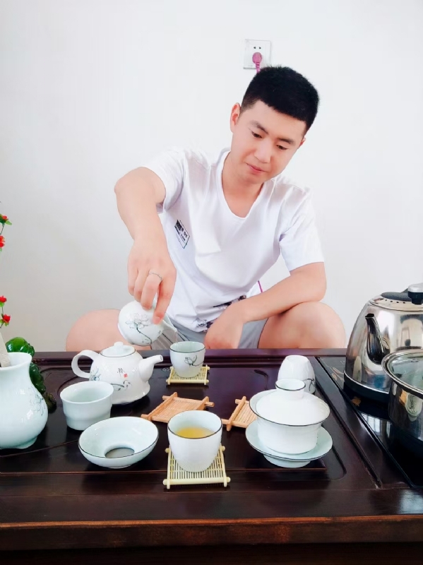 日月的第二张照片--深圳相亲服务中心