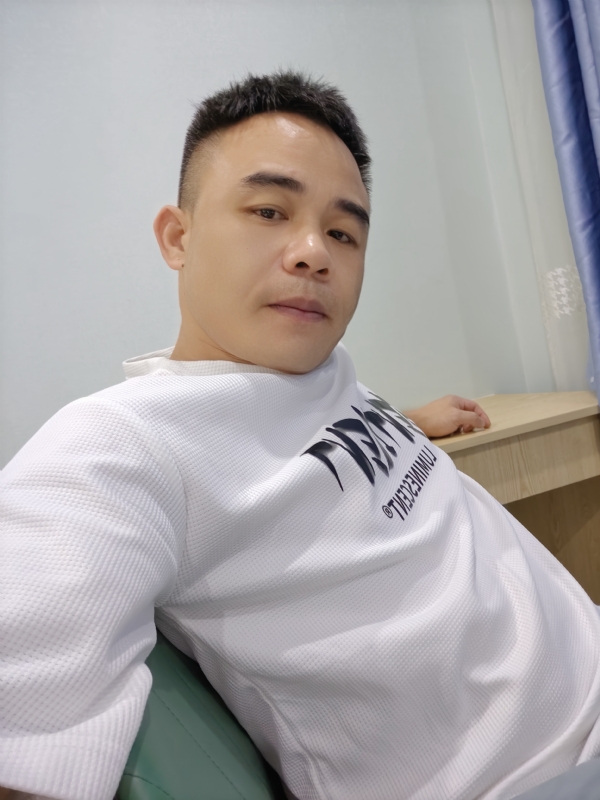 下一站的我的第二张照片--深圳相亲服务中心