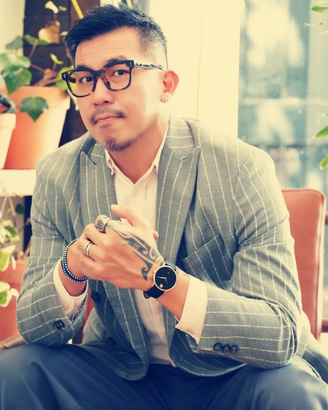 晚风渡半舟的第一张照片--深圳相亲服务中心