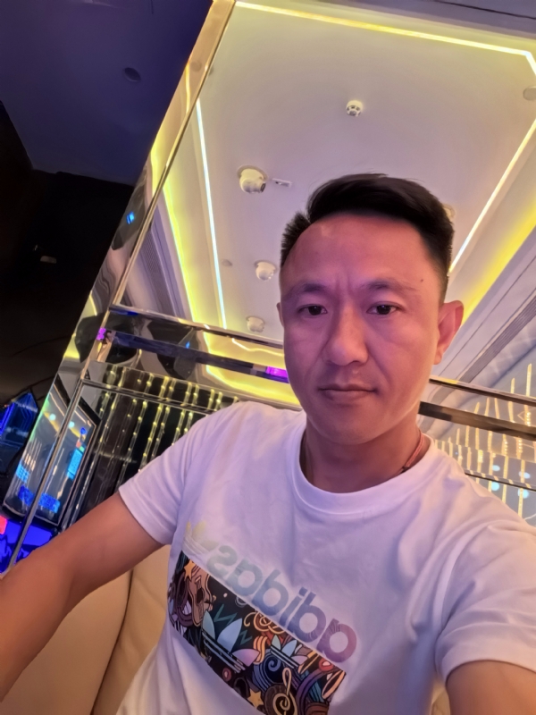 辞岸的第二张照片--深圳相亲服务中心