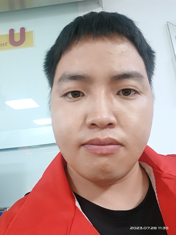 匆忙的第二张照片--深圳相亲服务中心