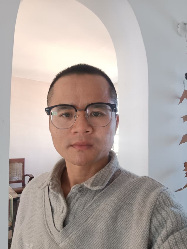 戴戴的第二张照片--深圳相亲服务中心