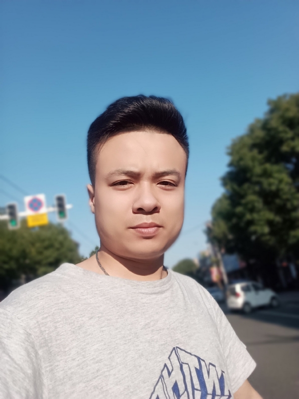 简简单单的第二张照片--深圳相亲服务中心