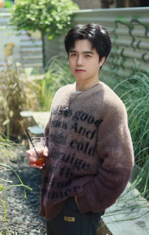 檐下雨的第一张照片--深圳相亲服务中心