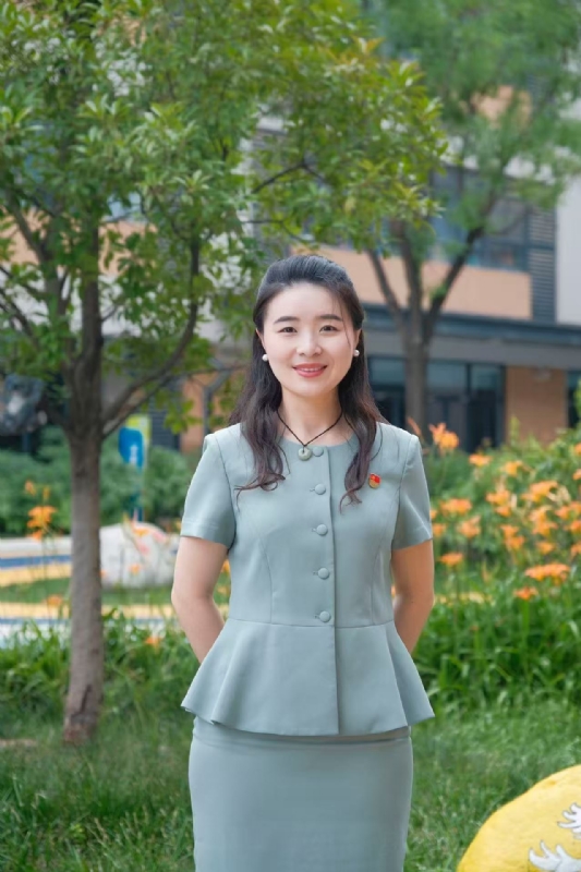 弯弯的第一张照片--深圳相亲服务中心