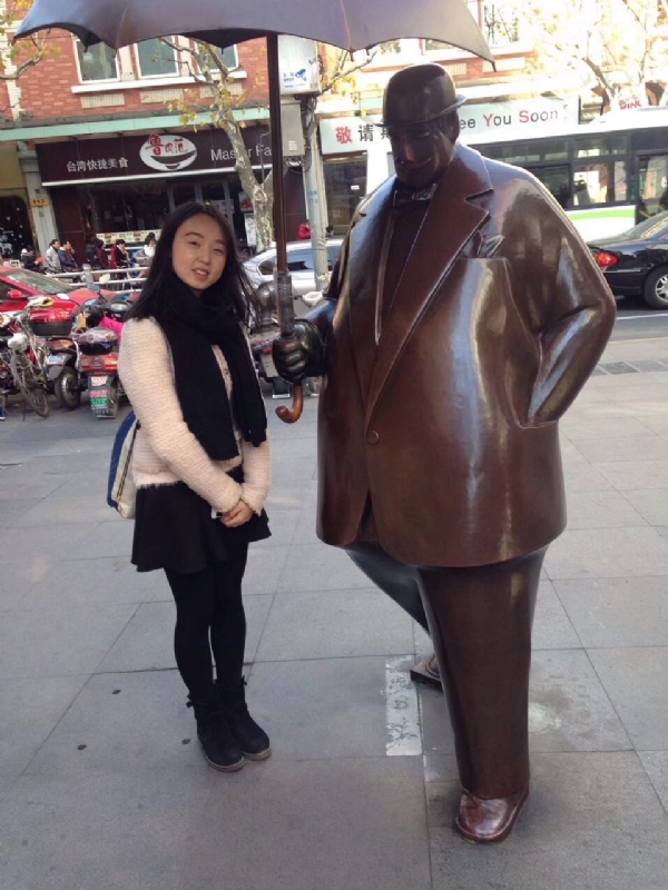 ysy仰望的第三张照片--深圳相亲服务中心