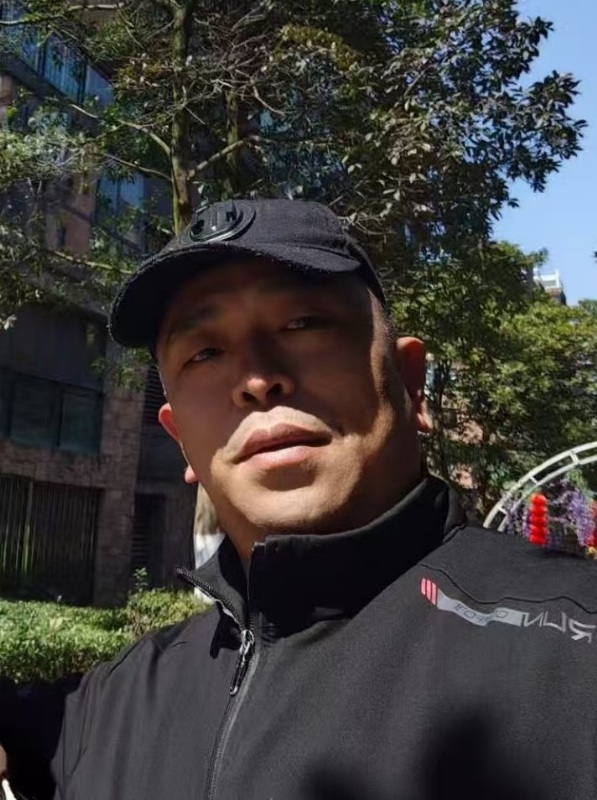 蓝色海洋的第一张照片--深圳相亲服务中心