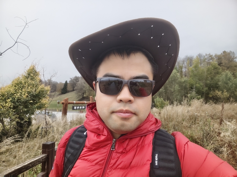 欢乐的笑的第一张照片--深圳相亲服务中心