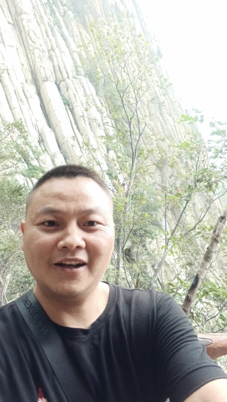 W微信的第二张照片--深圳相亲服务中心